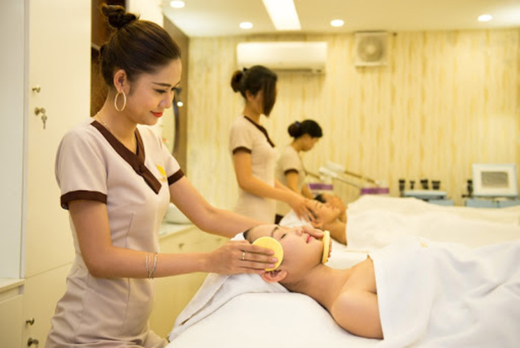 kỹ thuật viên spa